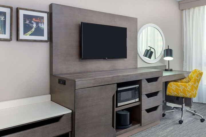 Room 22 of 48