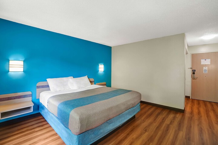 Room 15 of 31