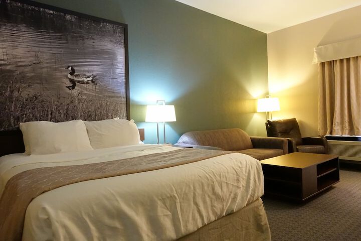 Room 32 of 49
