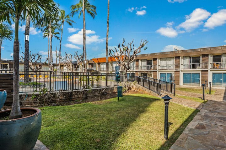 Best Western The Plaza Hotel Honolulu Airport - Free Breakfast