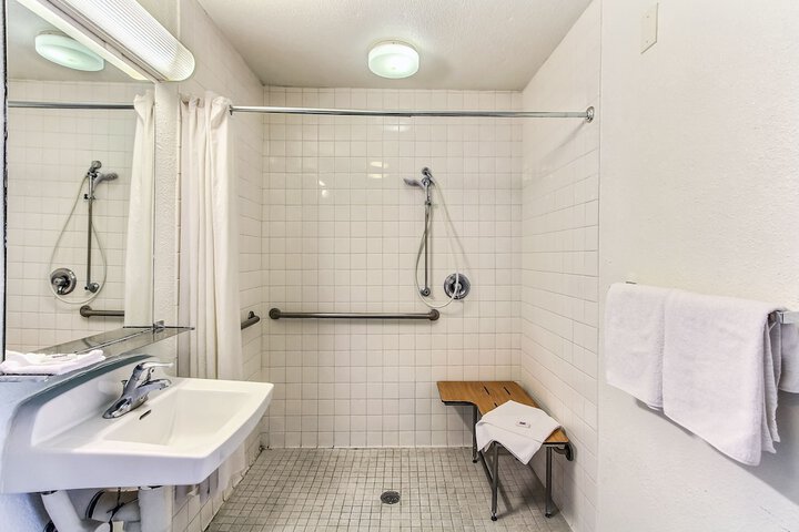 Room 8 of 13