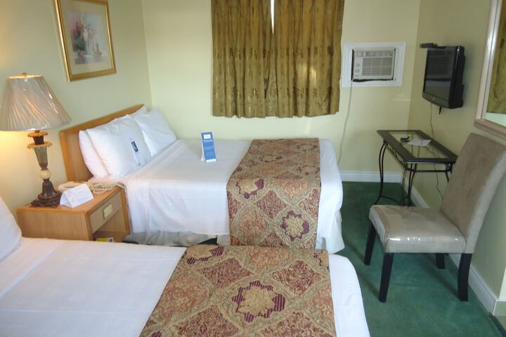 Room 33 of 52