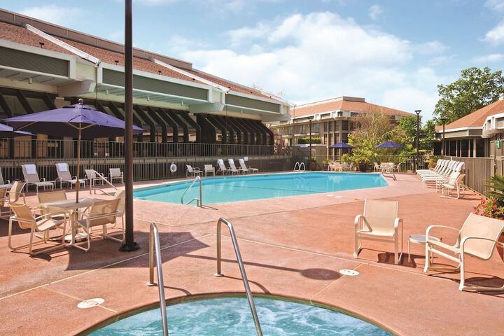 Pool 4 of 42