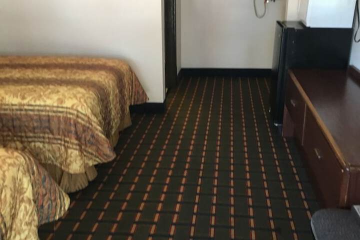 Room 36 of 80