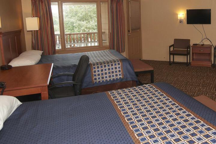 Hollow Inn & Motel