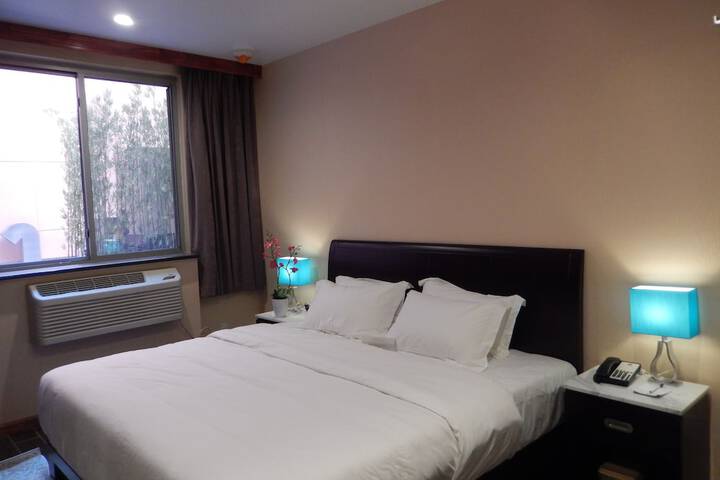 Room 13 of 25