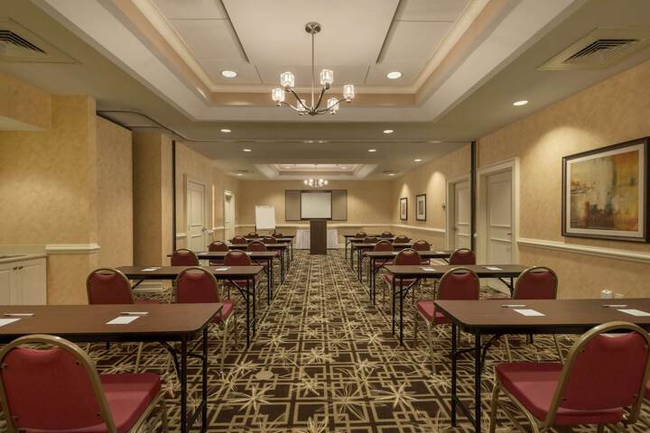 Hampton Inn & Suites Outer Banks / Corolla