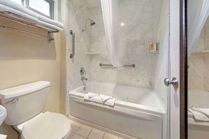 Best Western Plus Black Oak