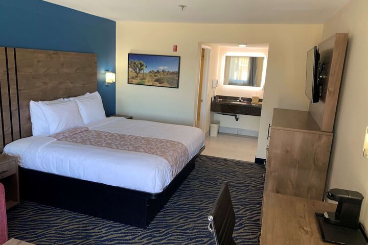 Room 7 of 24