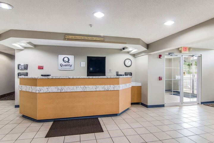 Quality Inn & Suites Grove City - Outlet Mall