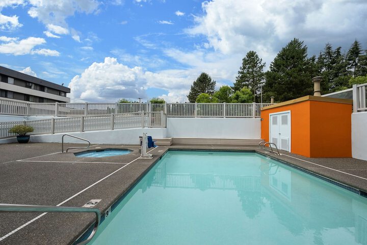 Pool 4 of 40