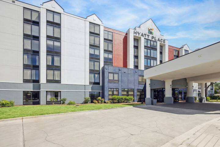 Hotel 2 of 33