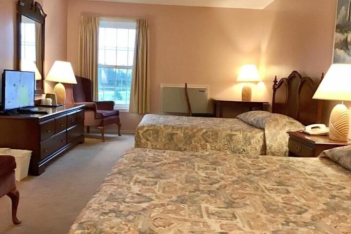 Room 4 of 18