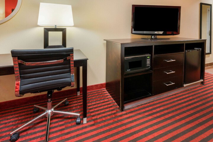 Room 18 of 31