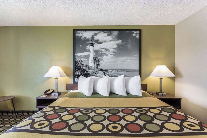 Room 40 of 67