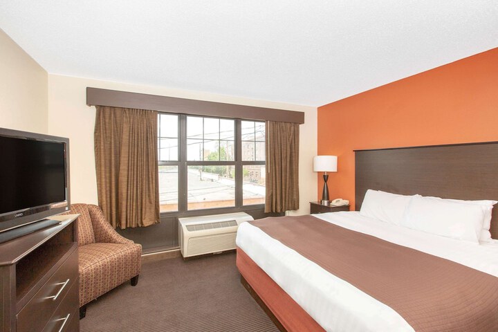 Room 9 of 27