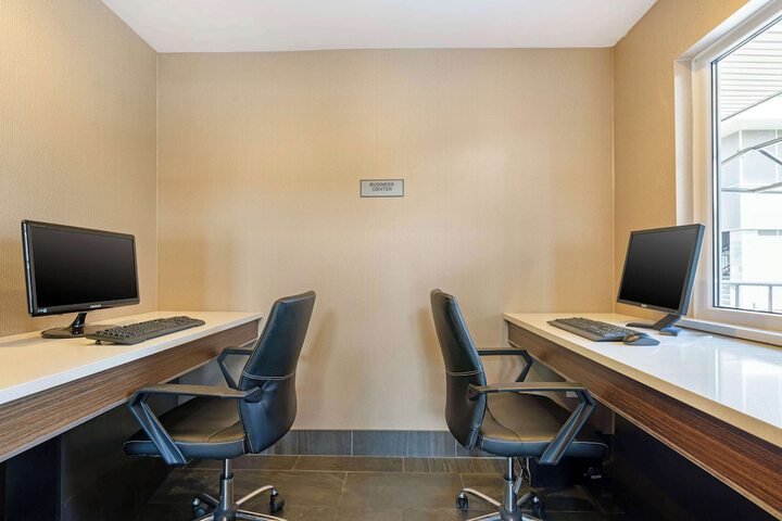 Business Center 49 of 50