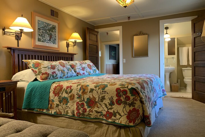 Room 17 of 30