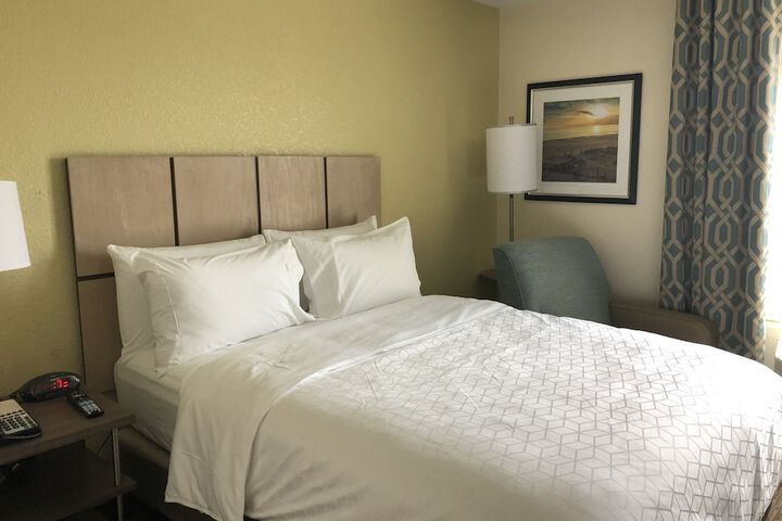 Room 28 of 74
