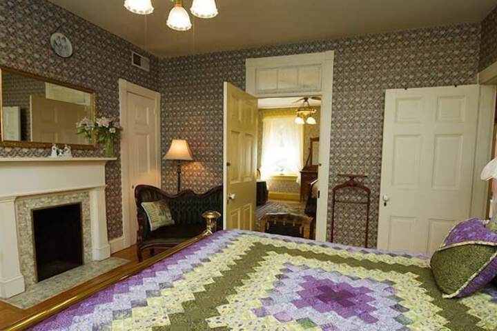 Room 32 of 39