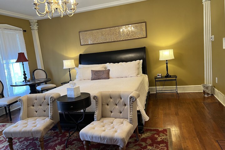 Room 35 of 121