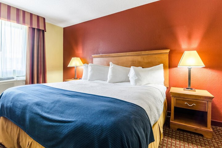Room 21 of 32