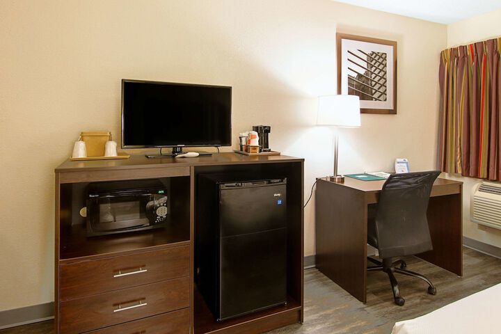Room 28 of 42
