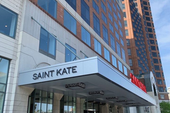 Saint Kate - The Arts Hotel