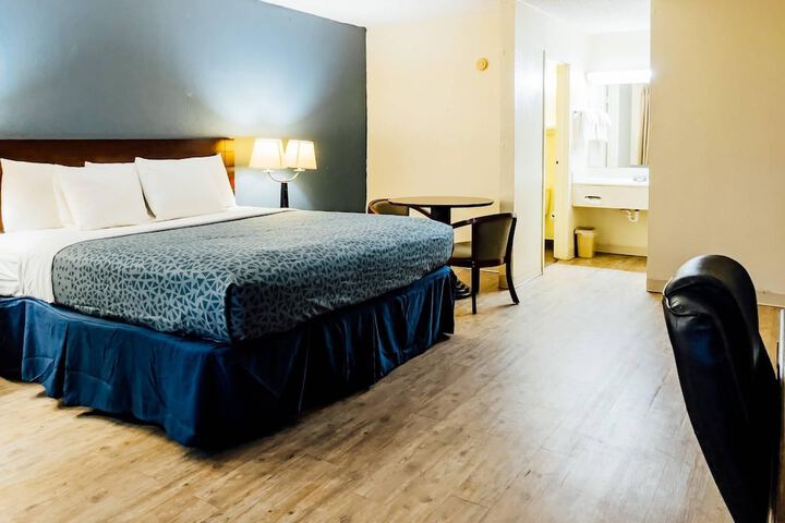 Rodeway Inn & Suites Carrollton