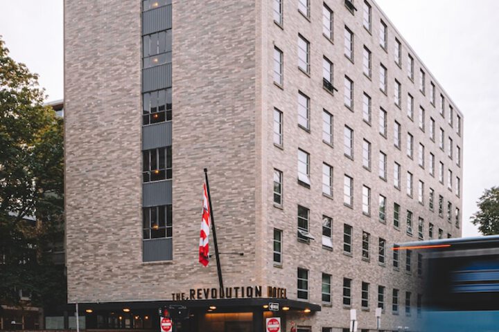 Hotel 2 of 101