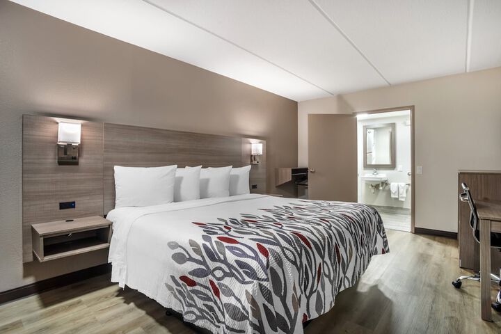Room 32 of 41