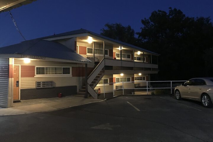 Economy Inn Motel