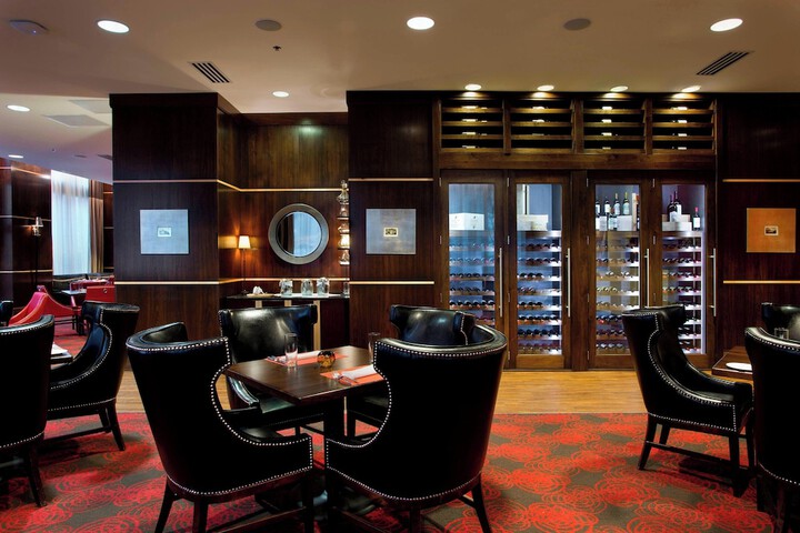 Ambassador Hotel Wichita Autograph Collection