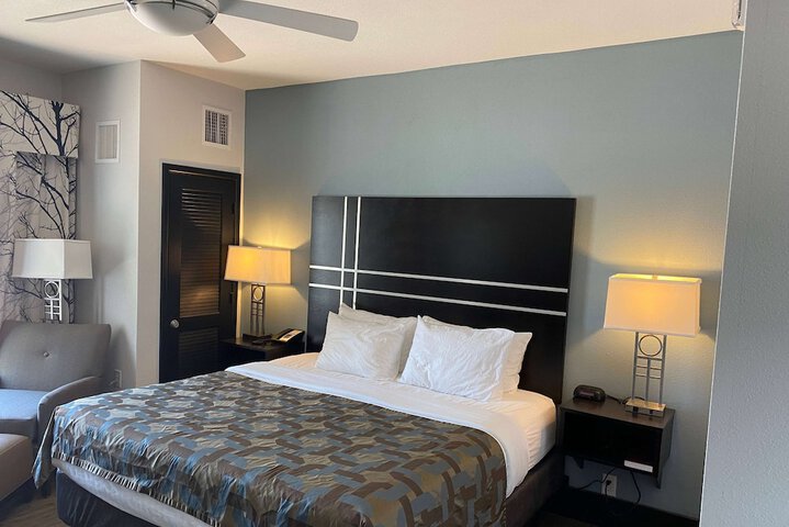 Room 25 of 66