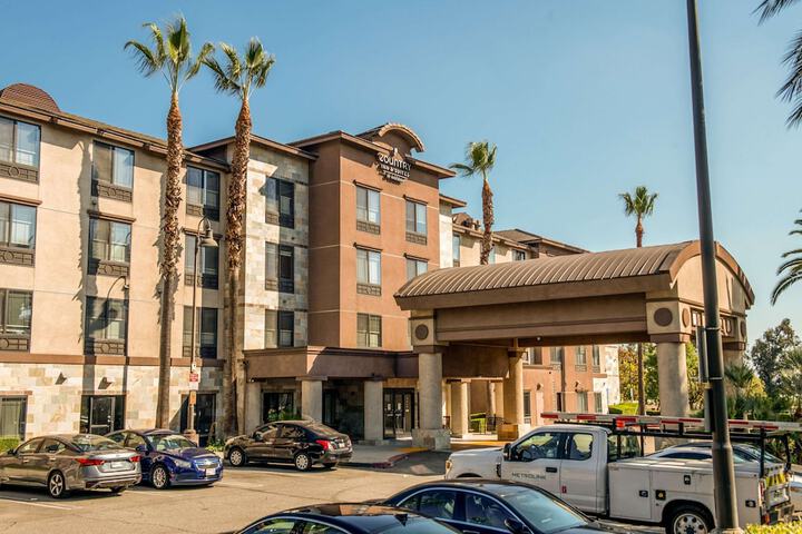 Hotel 11 of 104