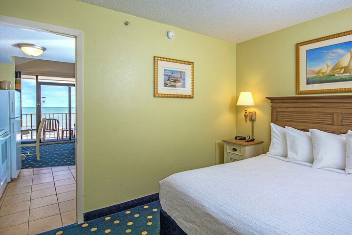 Room 150 of 273
