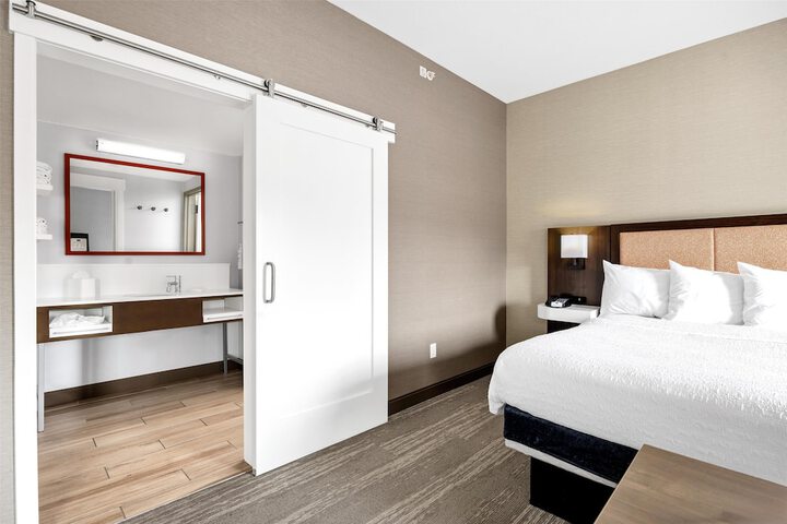 Hampton Inn & Suites Logan