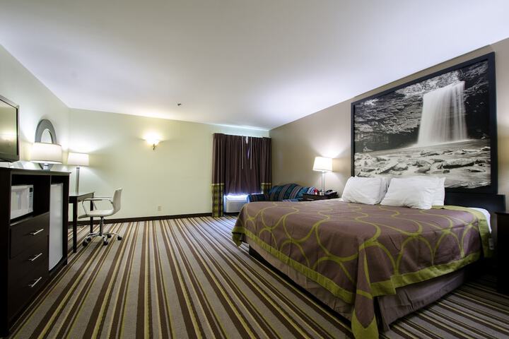 Super 8 by Wyndham Hull Street Midlothian / Richmond Area
