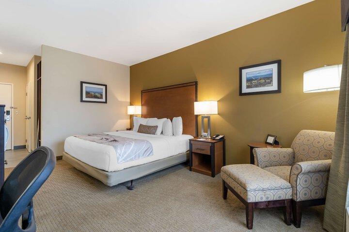 Room 14 of 37