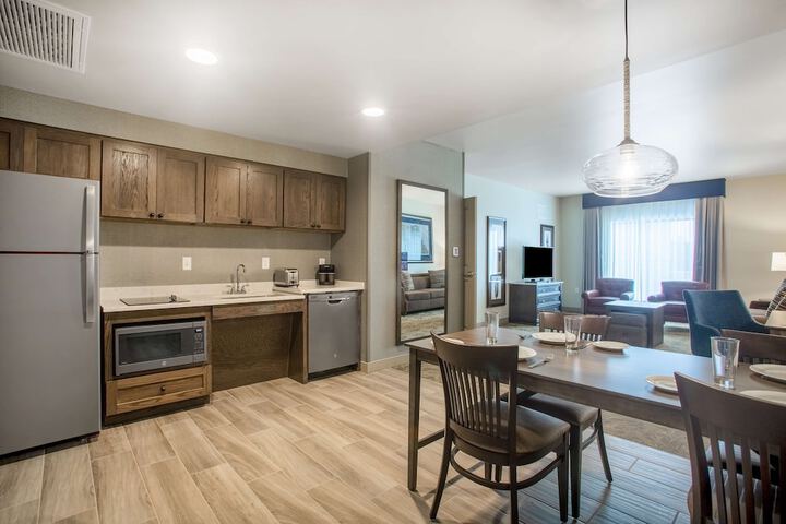 Homewood Suites by Hilton Salina Downtown