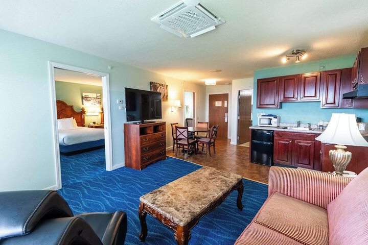 Room 170 of 199