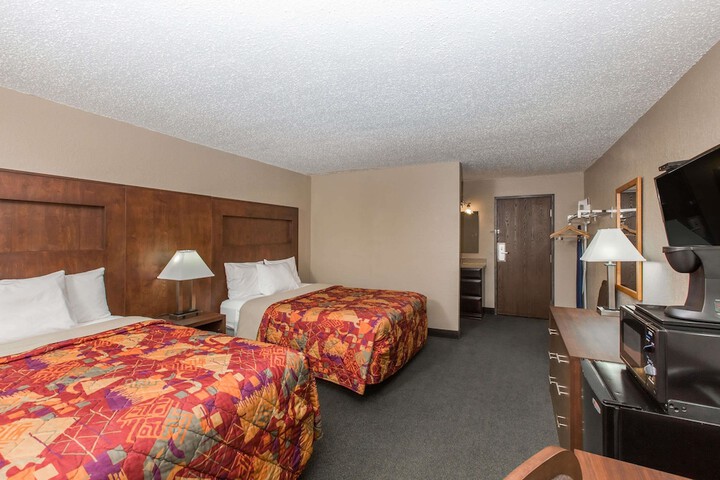 Room 8 of 31