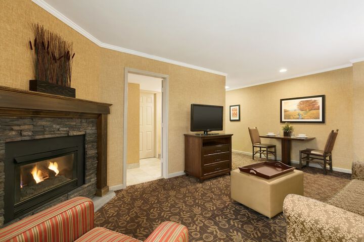 Homewood Suites by Hilton Syracuse / Liverpool