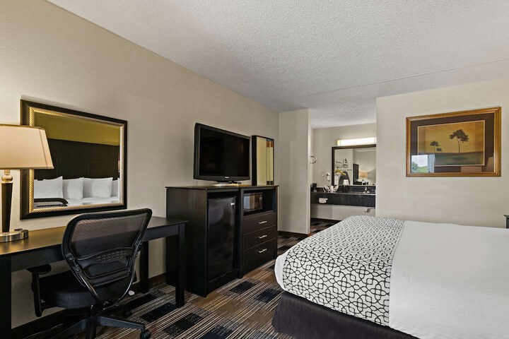 Best Western Windsor Suites