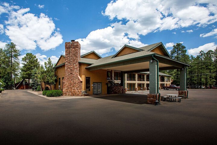 Hotel 4 of 33