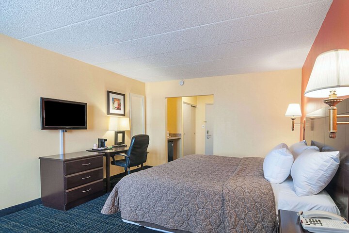 Rodeway Inn Meadowlands