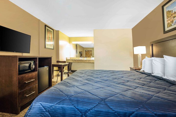 Room 15 of 24