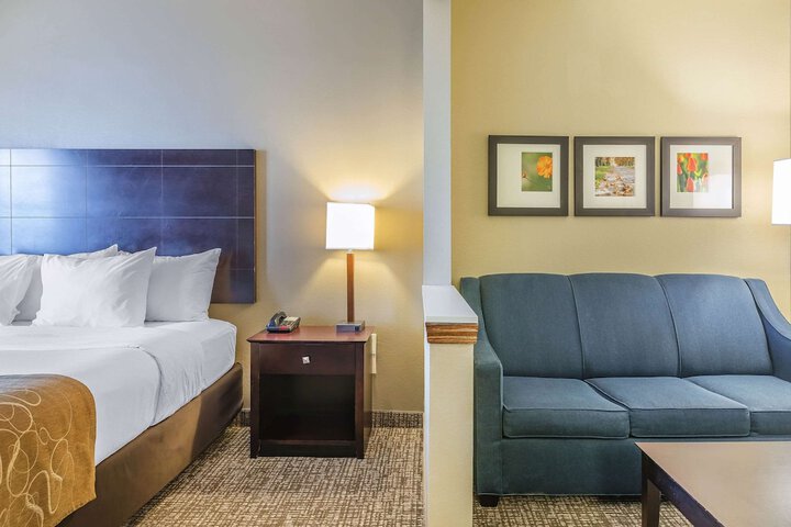 Room 16 of 40