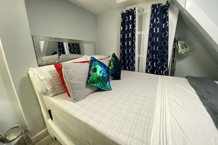 Nice 2 bedroom Apt With Patio