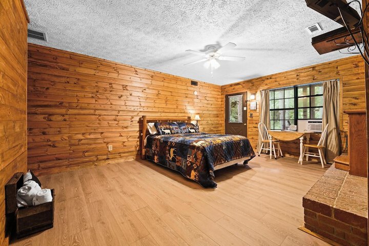 Room 35 of 100